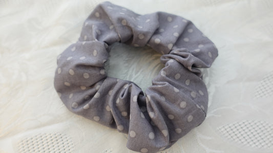 grey polka scrunx
