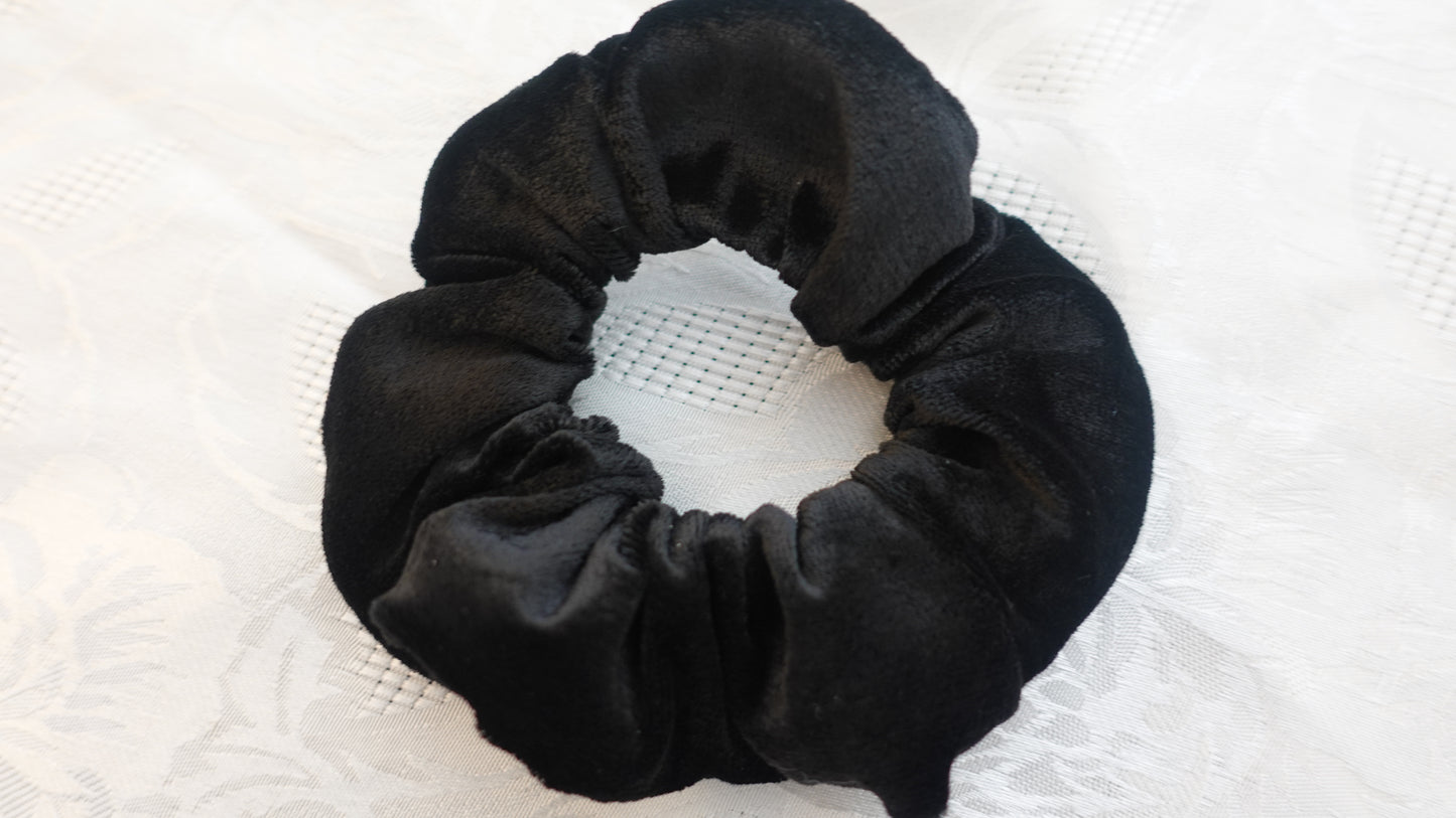 velvet black scrunx