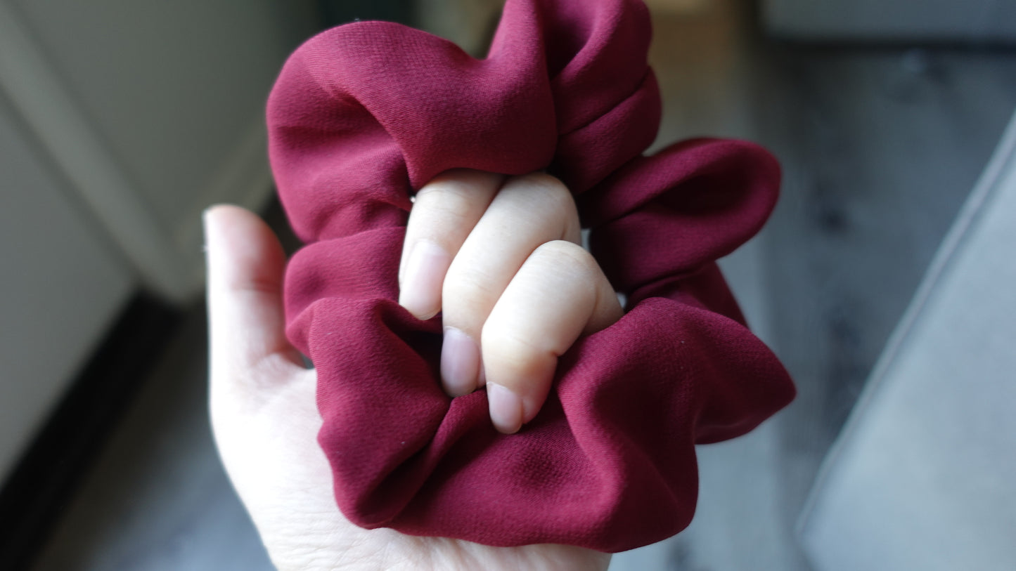 seductive red scrunx
